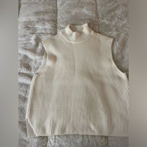 Abercrombie sweater vest